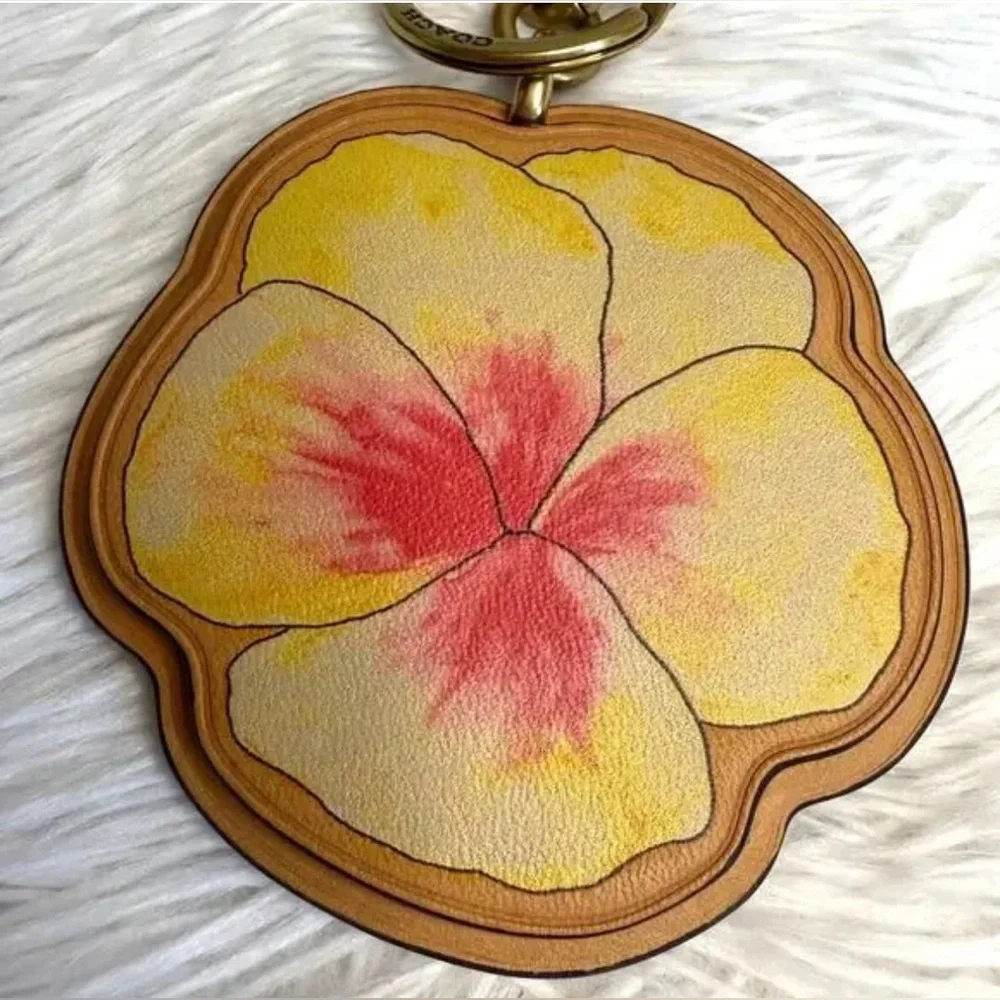 🌺 Coach X Koki Leather Hibiscus Flower Key Fob Chain Keychain 🌺 - Picture 2 of 4